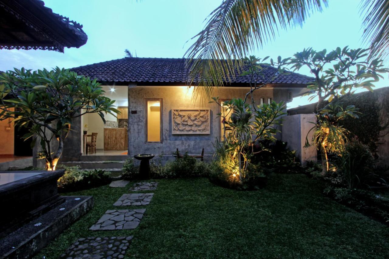 Sari House Ubud - Balinese Style Homestay Exterior foto